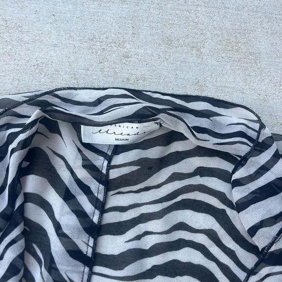 American Threads Sheer Tie Top‎ Long Sleeve Size Medium - Picture 3 of 3